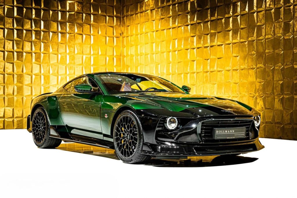 Vista frontal en ángulo del Aston Martin Valour – superdeportivo de colección. Producto deseado