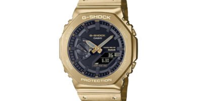 Reloj Casio G-Shock GM-B2100GD-9AER dorado visto desde el frente, con esfera analógica-digital y carcasa resistente.