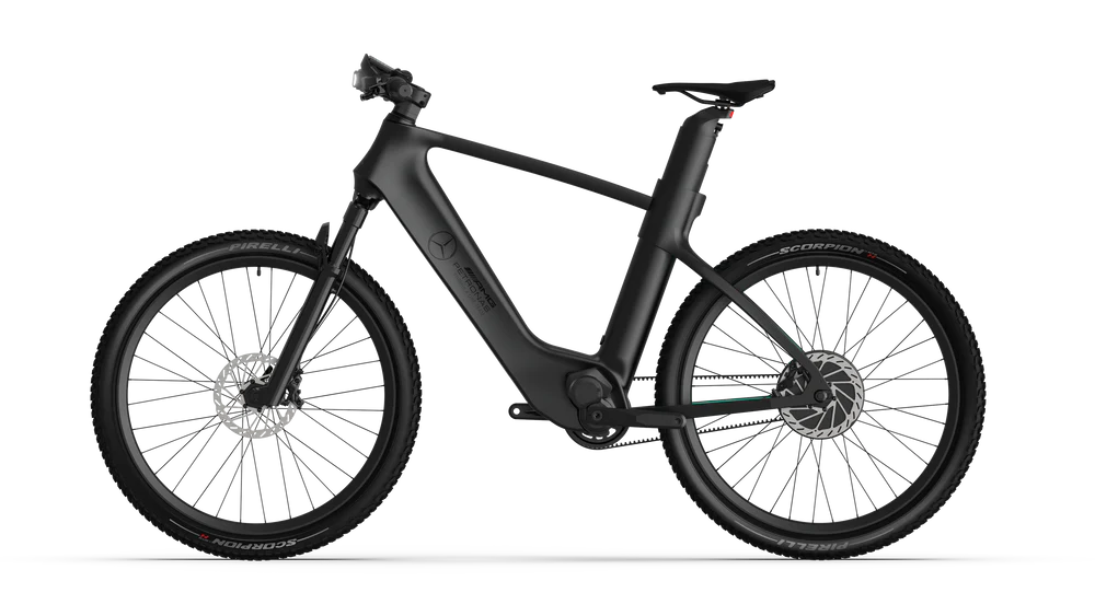 Vista lateral completa de la bicicleta eléctrica premium N+ Bikes con diseño inspirado en la Fórmula 1